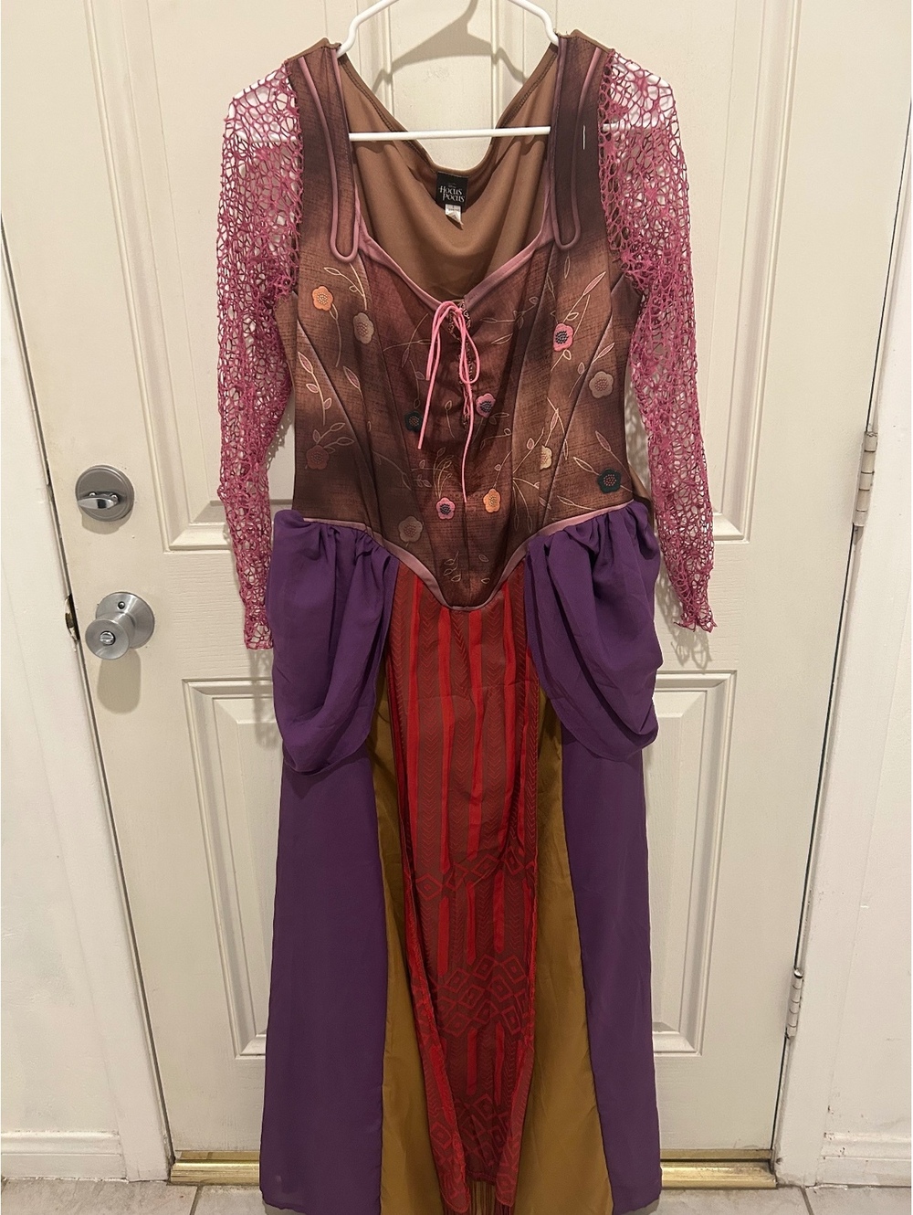 Disney Hocus Pocus Sarah Sanderson women’s witch costume dress purple Halloween